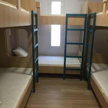 Loutraki Hostel *
