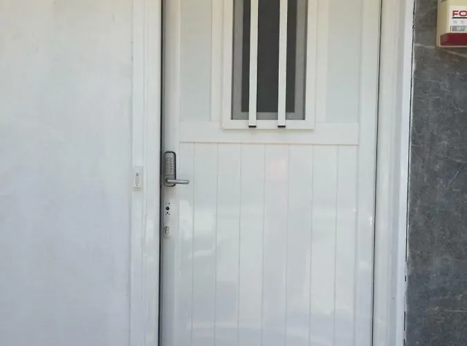 Loutraki Hostel Λουτράκι