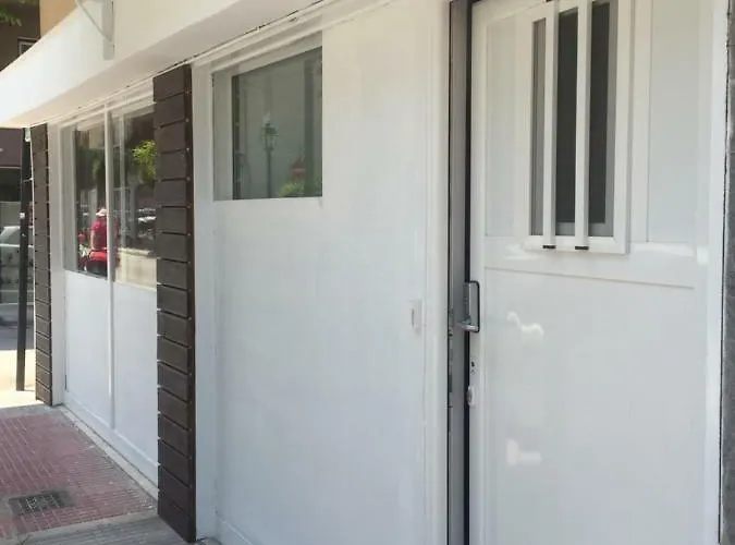 Loutraki Hostel * Λουτράκι