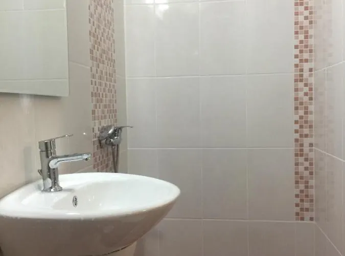 Loutraki Hostel Albergue